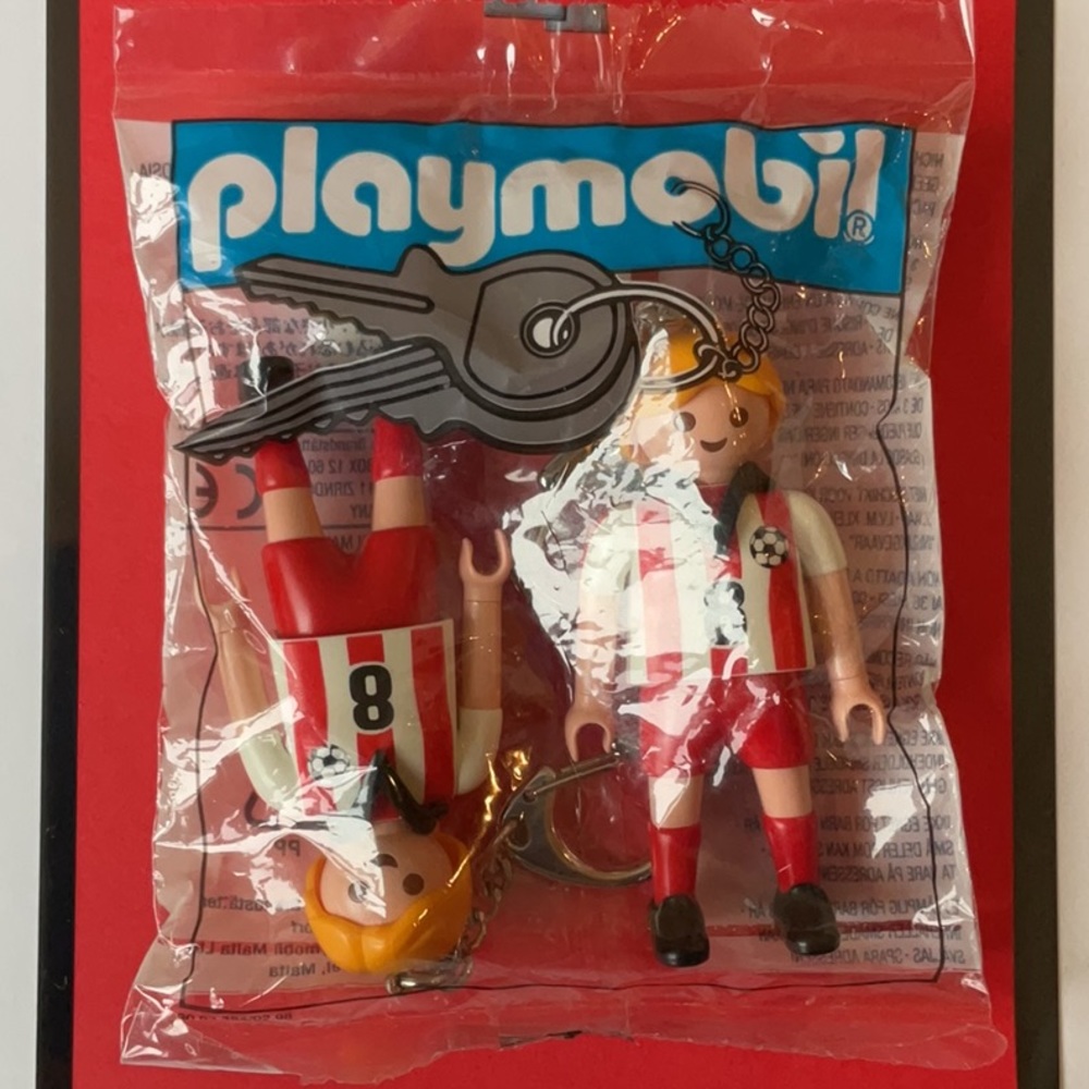 🆕 Vintage Playmobil Soccer Players KEY Chains